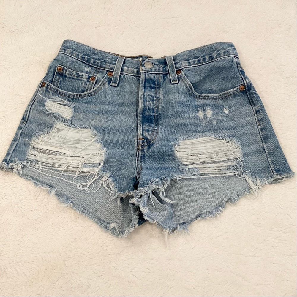 Levi’s 501 W27 (US 4/5) Denim Women’s Shorts High Rise Distressed 56327-0321 - Picture 4 of 11